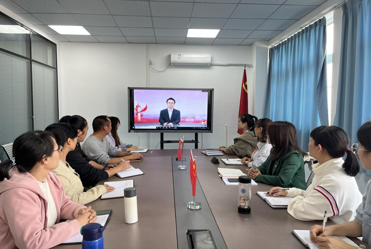 师生共学深领悟，凝聚共识谱华章​——我校基础部全体师生深入学习党的二十届三中全会精神